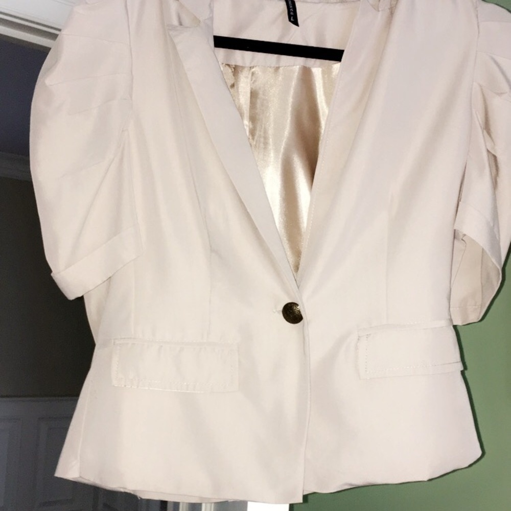 Good Condition! Beige Short Sleeve Blazer