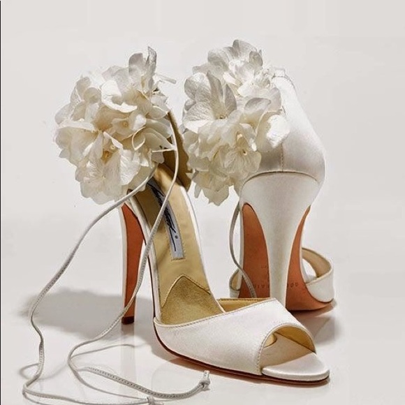 Brian Atwood Aurora Sandal Bridal Sz 36 - Picture 2 of 3