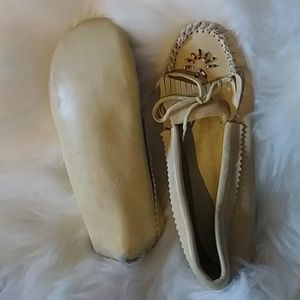 Women's Indian moccasins