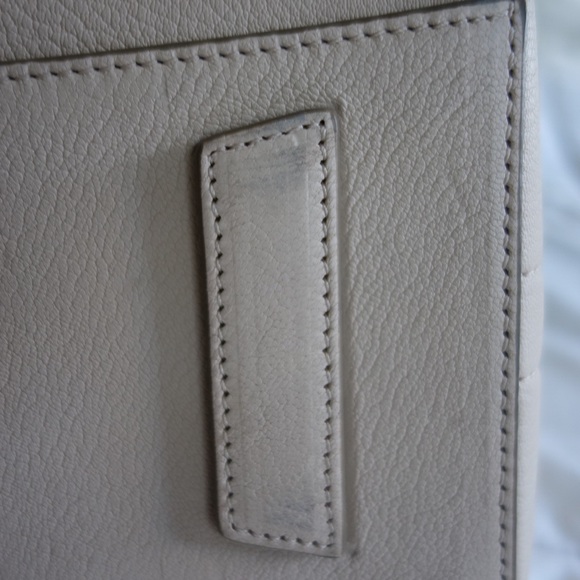 Antigona small textured leather tote - Picture 9 of 13
