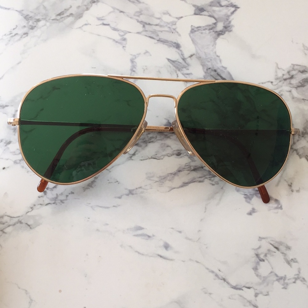 Aviator style sunglasses