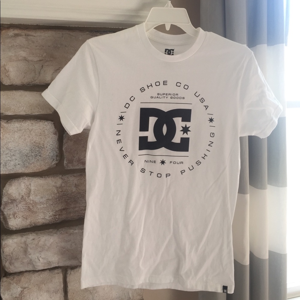 NWOT Men’s SMALL DC T-shirt