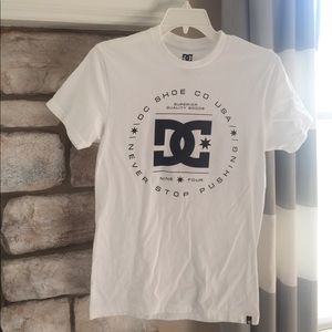 NWOT Men’s SMALL DC T-shirt