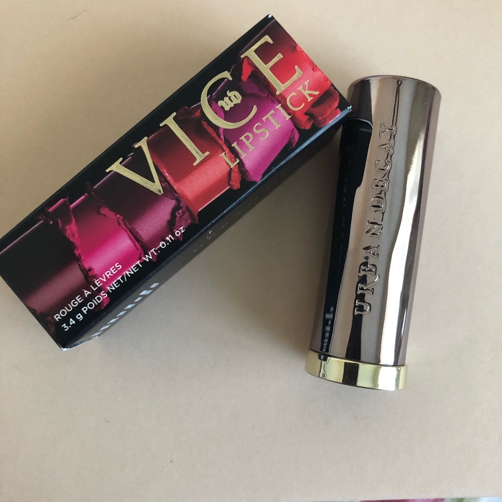 NIB Urban Decay Vice Lipstick in Accident