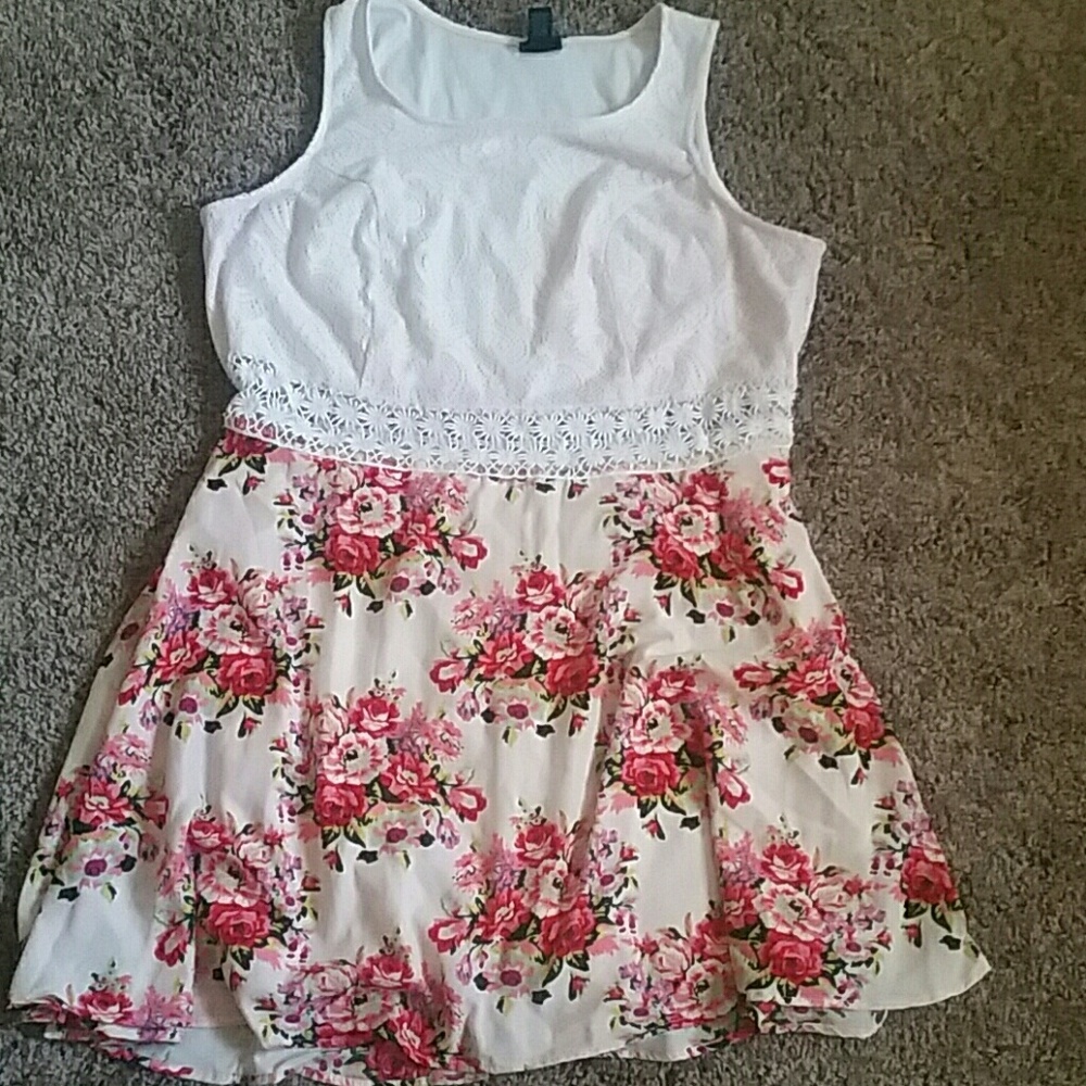 Floral lace busted dress