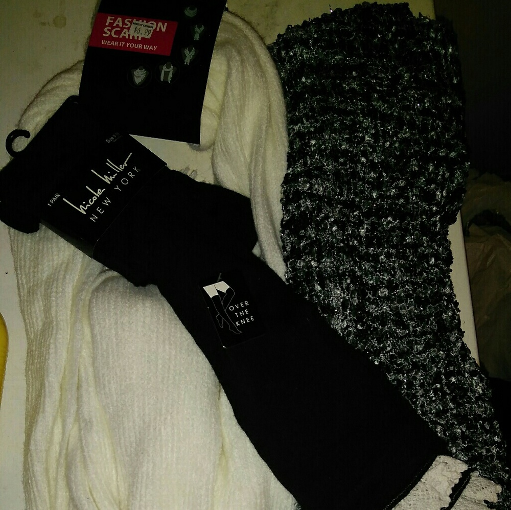 SOCK/SCARFS COMBO - Picture 2 of 2