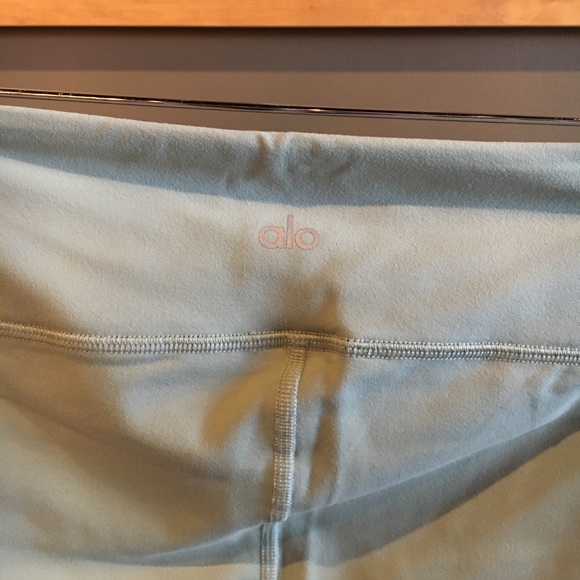 NWT alo yoga entwine leggings sage green - Picture 5 of 7