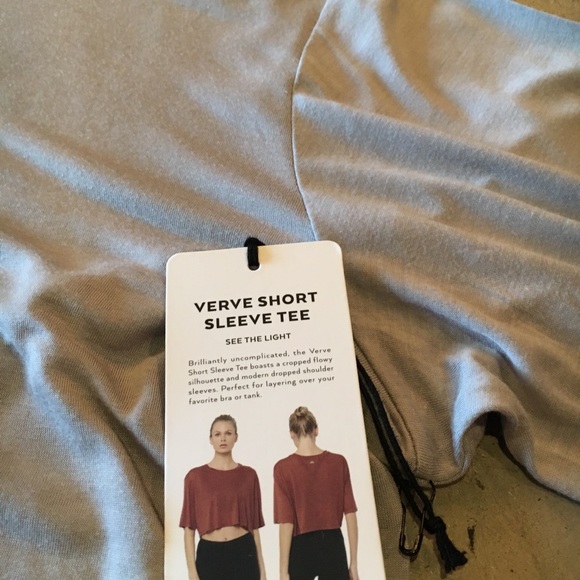 NWT alo yoga verve graphic tee goddess gray - Picture 4 of 6