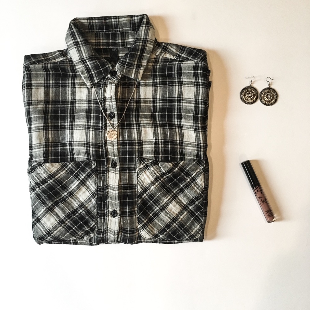 •SEVEN7• Plaid Button Down