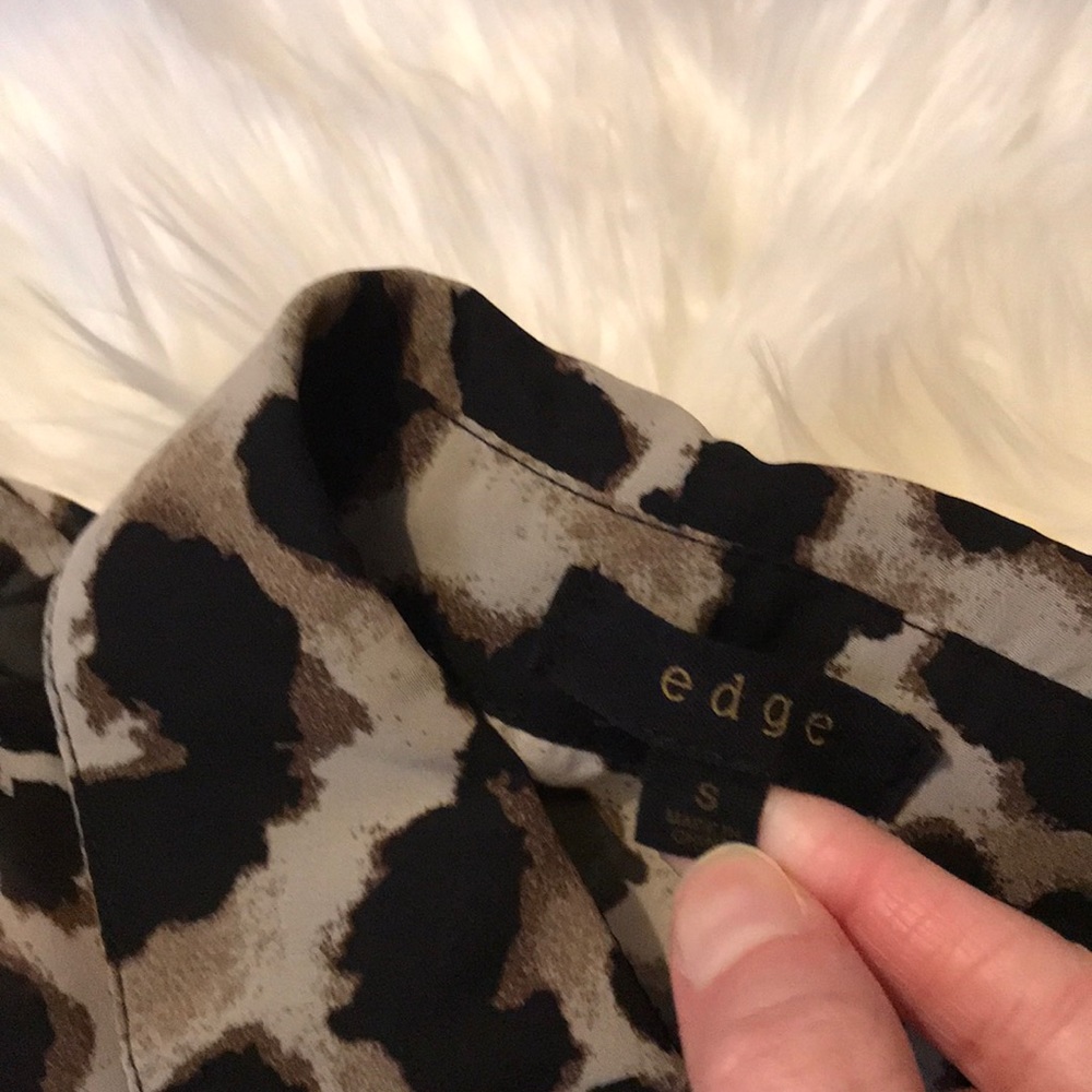 Edge leopard print sheer back blouse - Picture 5 of 8