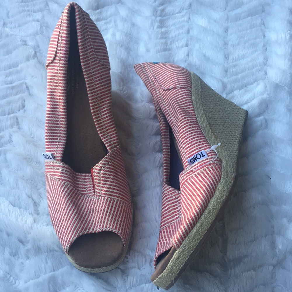 Red and white stripped TOMS wedges