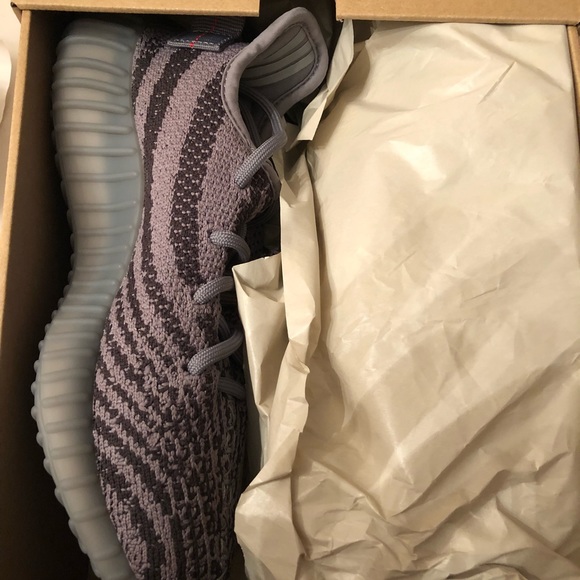 Yeezy Boost v2 350 Size5 Brand New. main image 4