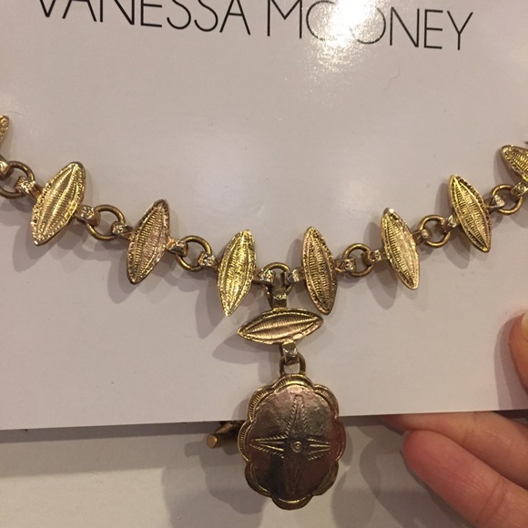 New Vanessa mooney gold Concho necklace - Picture 4 of 7