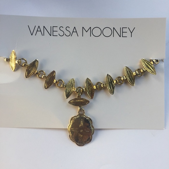 New Vanessa mooney gold Concho necklace - Picture 5 of 7