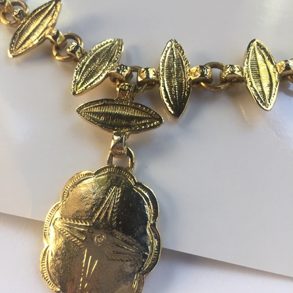 New Vanessa mooney gold Concho necklace - Picture 7 of 7