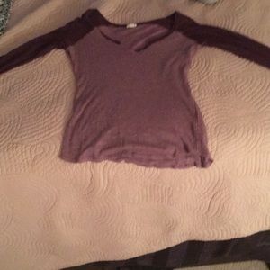Long sleeve V-neck