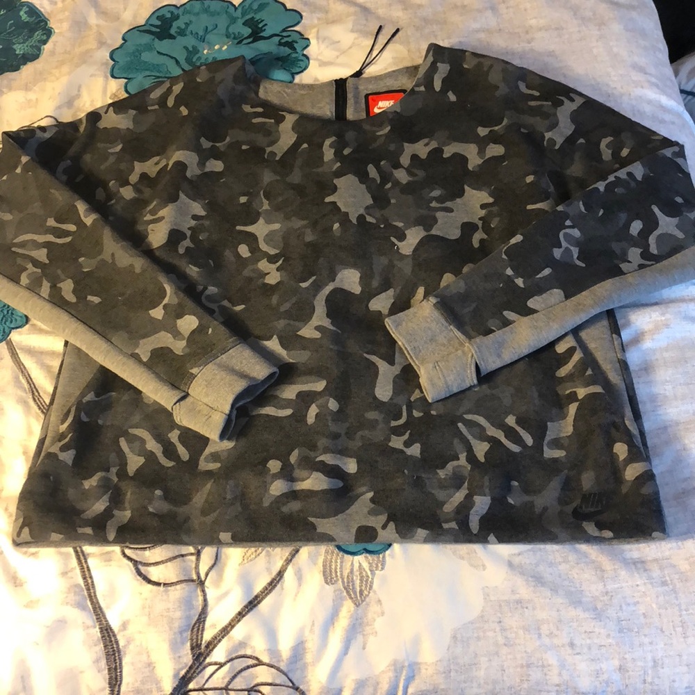 Nike long sleeve top