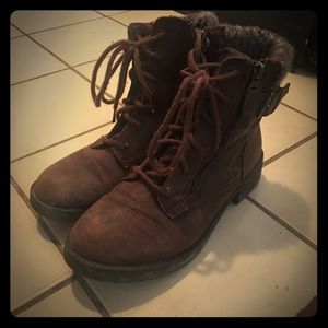 💥FINAL PRICE💥Cute combat boots! GREAT FOR HIKING