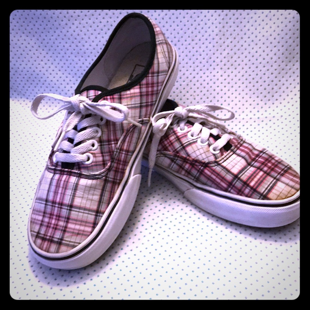 Vans Classic Lace up pink plaid, gender neutral