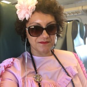 Meet your Posher, Anca