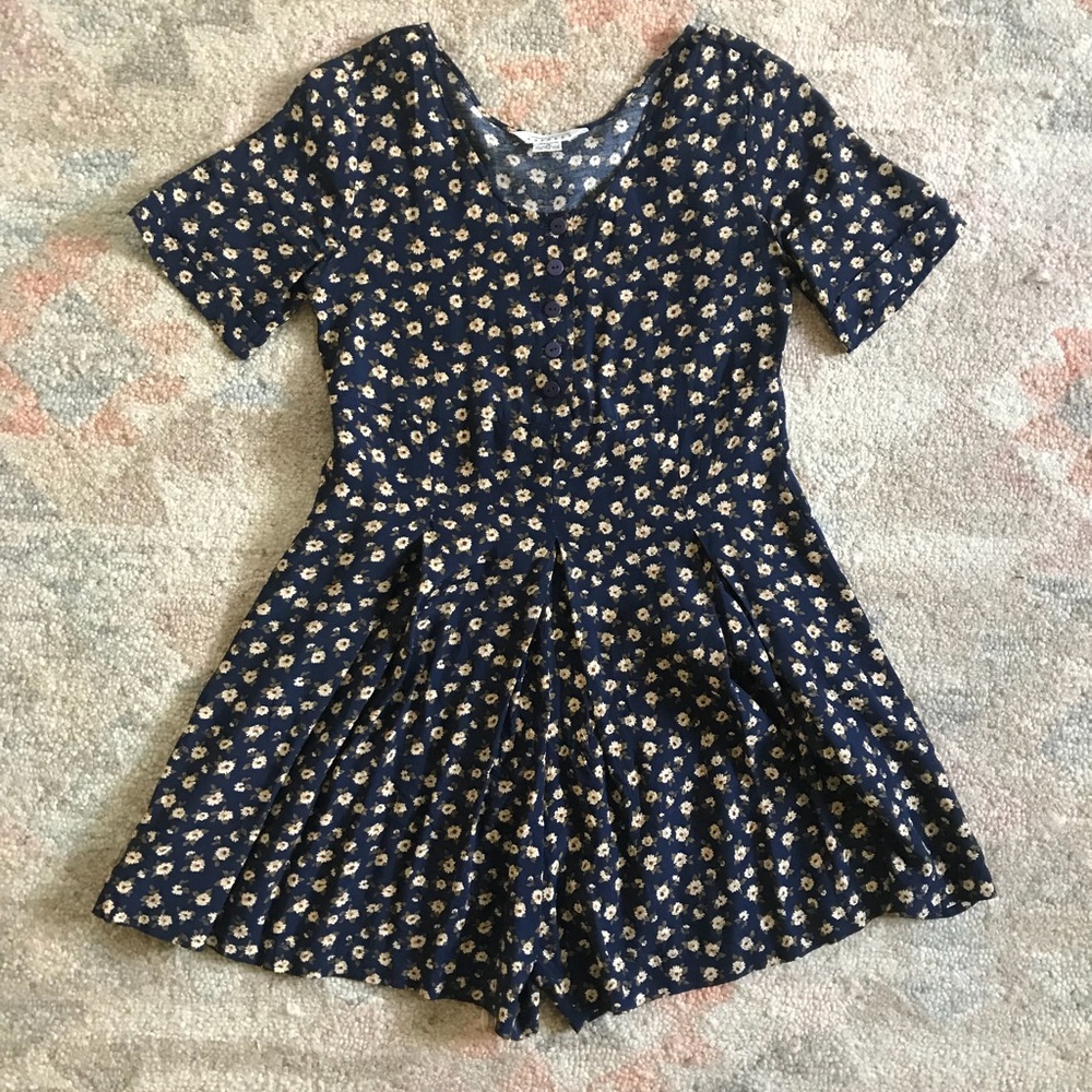 Vintage Express floral romper!