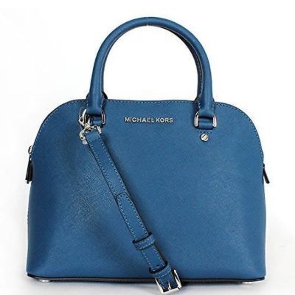 Has to go!❗️❗️Michael Kors blue Purse❗️❗️