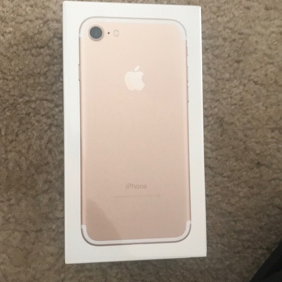 iPhone 7 - Picture 1 of 1