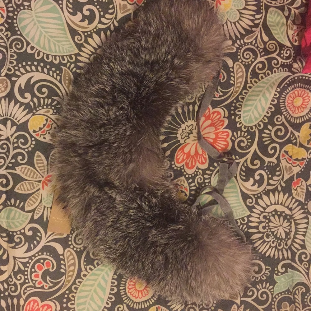 Burberry Giant Check Frost Fox Collar 10x50cm