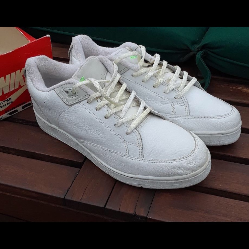 Vintage Nike Sneakers