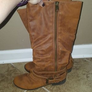 Brown boot