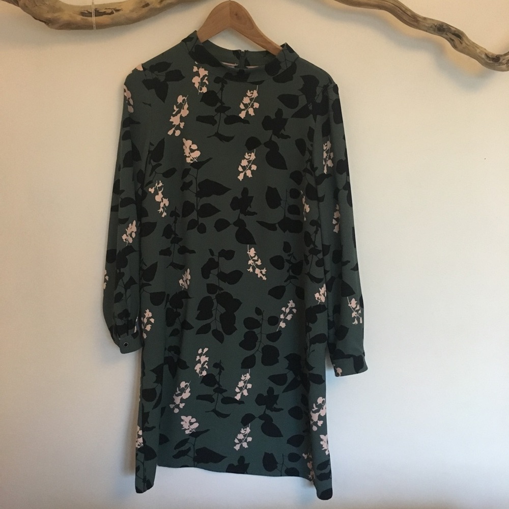 EUC Boden Long Sleeve Dress size M-L
