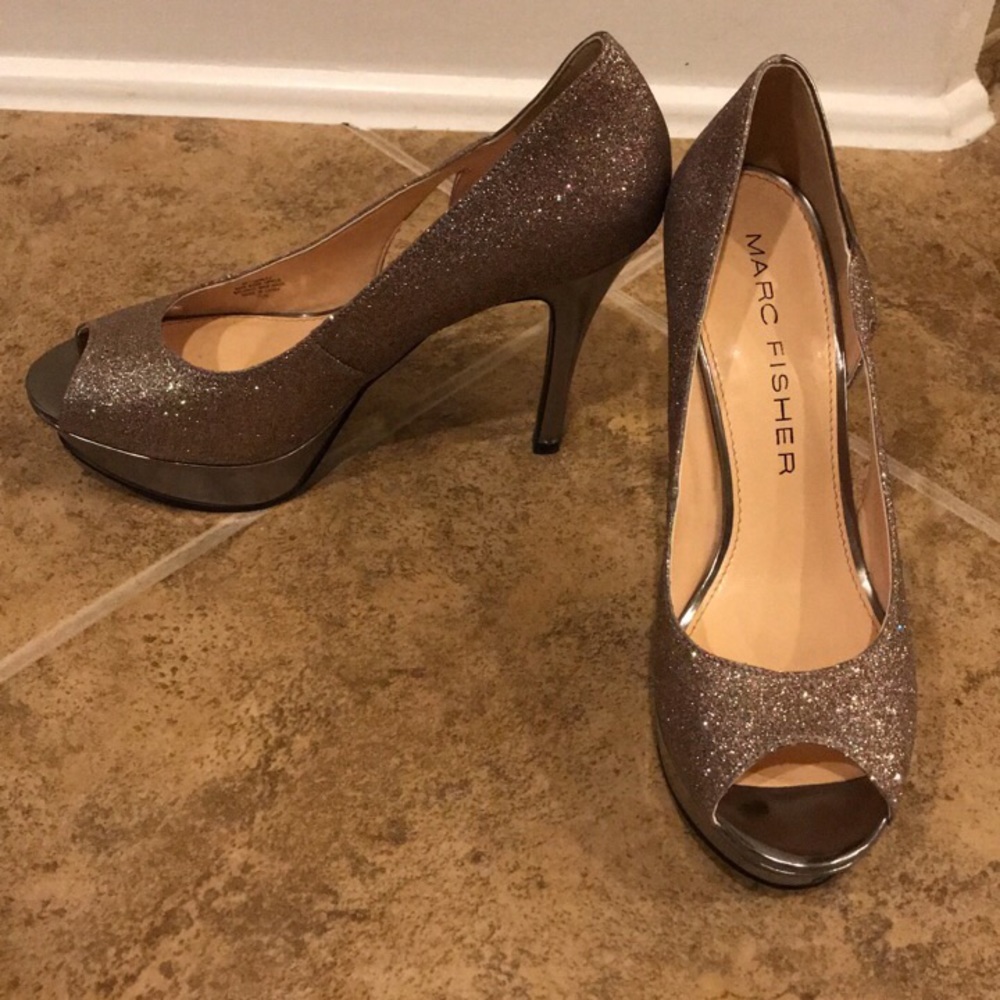 VGUC Marc Fisher Multicolored Glitter Pumps Sz 7.5