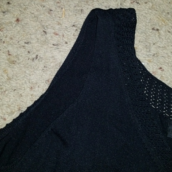 Excellent condition lane bryantWomen's v-neck tank - Picture 4 of 4