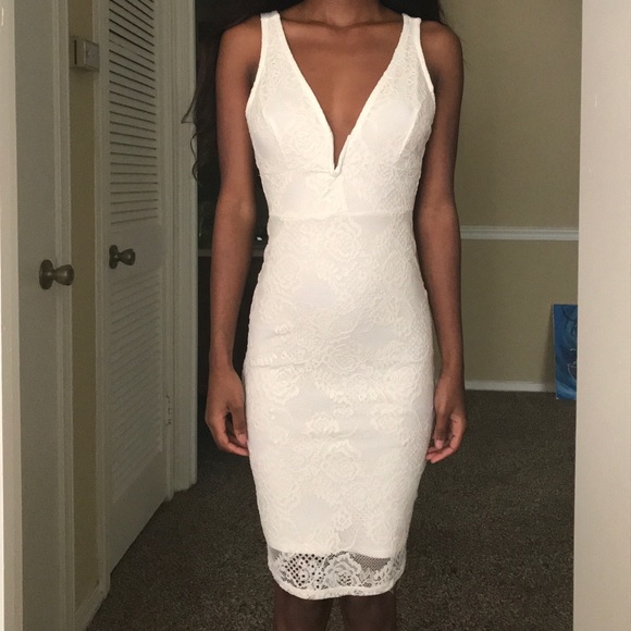 Super cute lace dress - Picture 1 of 2