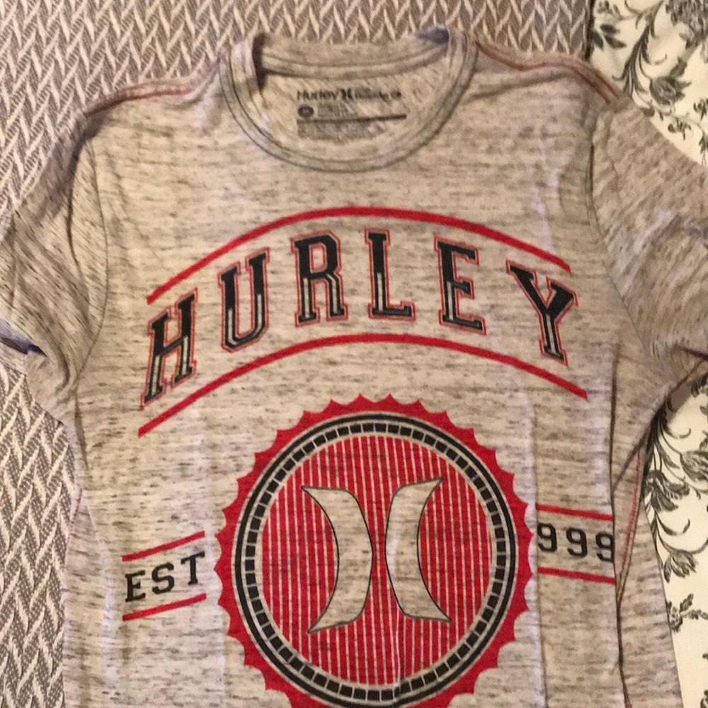 Men’s Hurley tee size medium