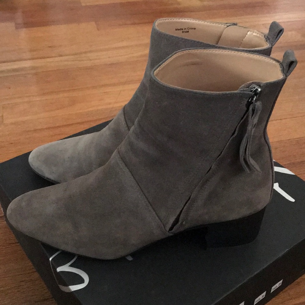Banana Republic booties - EUC!!