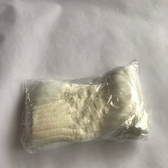 🔴SOLD Faux Fur Hand Warmers. - Picture 4 of 4