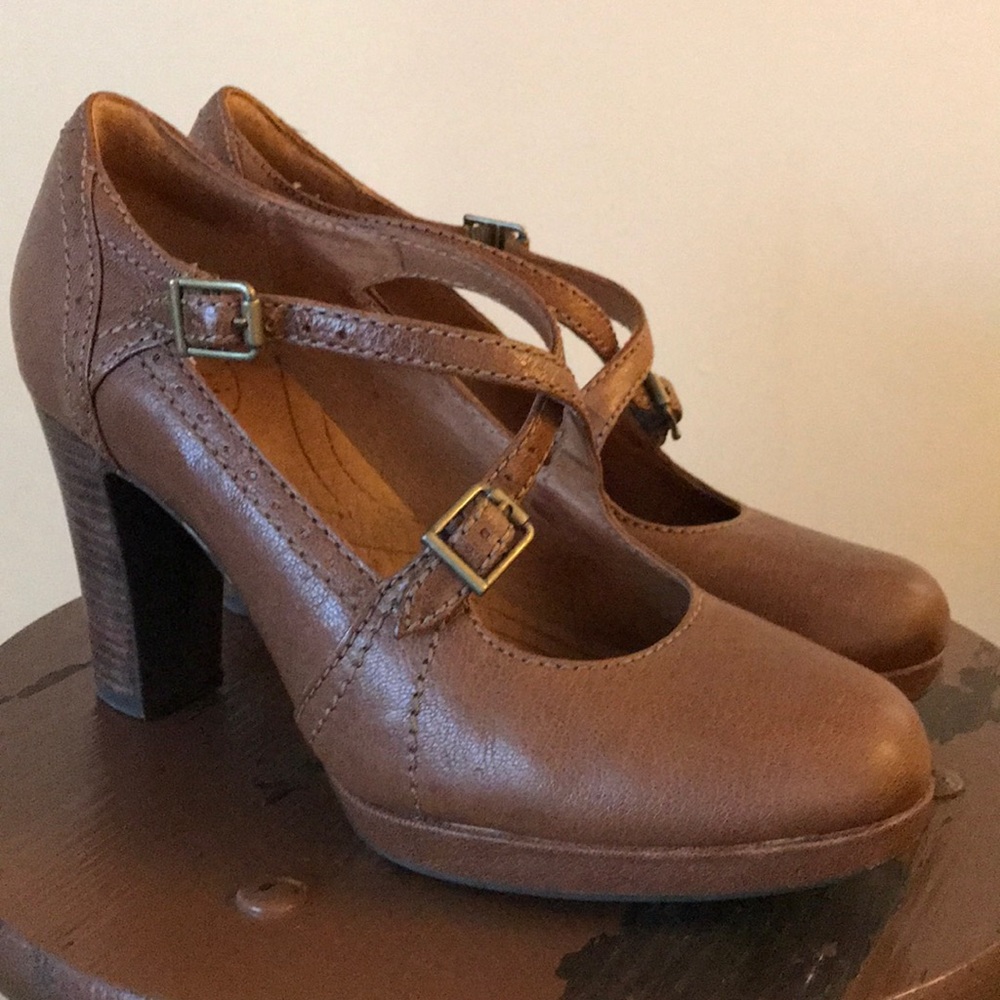 Indigo by Clarks Criss Cross Pumps