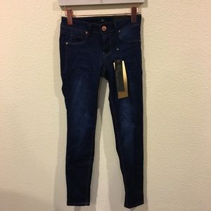 1822 Denim Jeans - NWT 1822 denim classic skinny jeans 1822 Denim Jeans - NWT 1822 denim classic skinny jeans