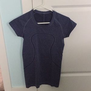 Lululemon Size 4 run swiftly tee