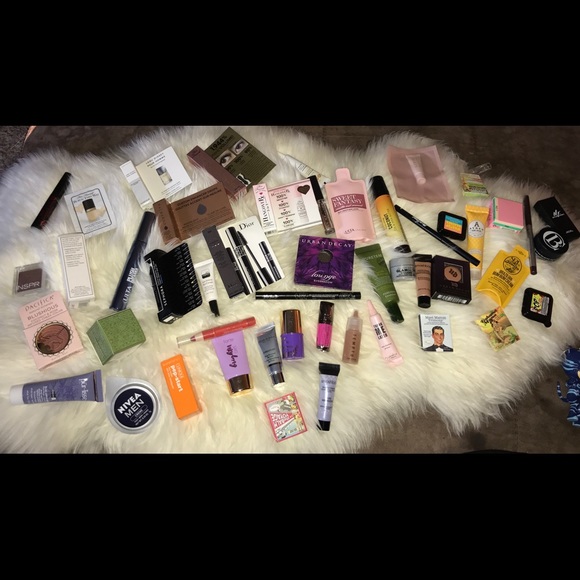 15 SAMPLES in a makeup bag 5 Deluxe and 10 Random - Picture 4 of 8