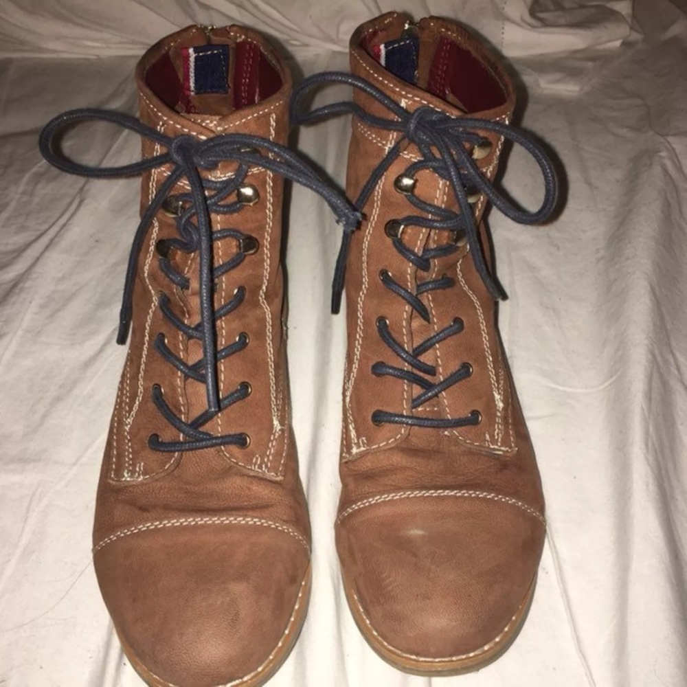 Like new Tommy Hilfiger boots