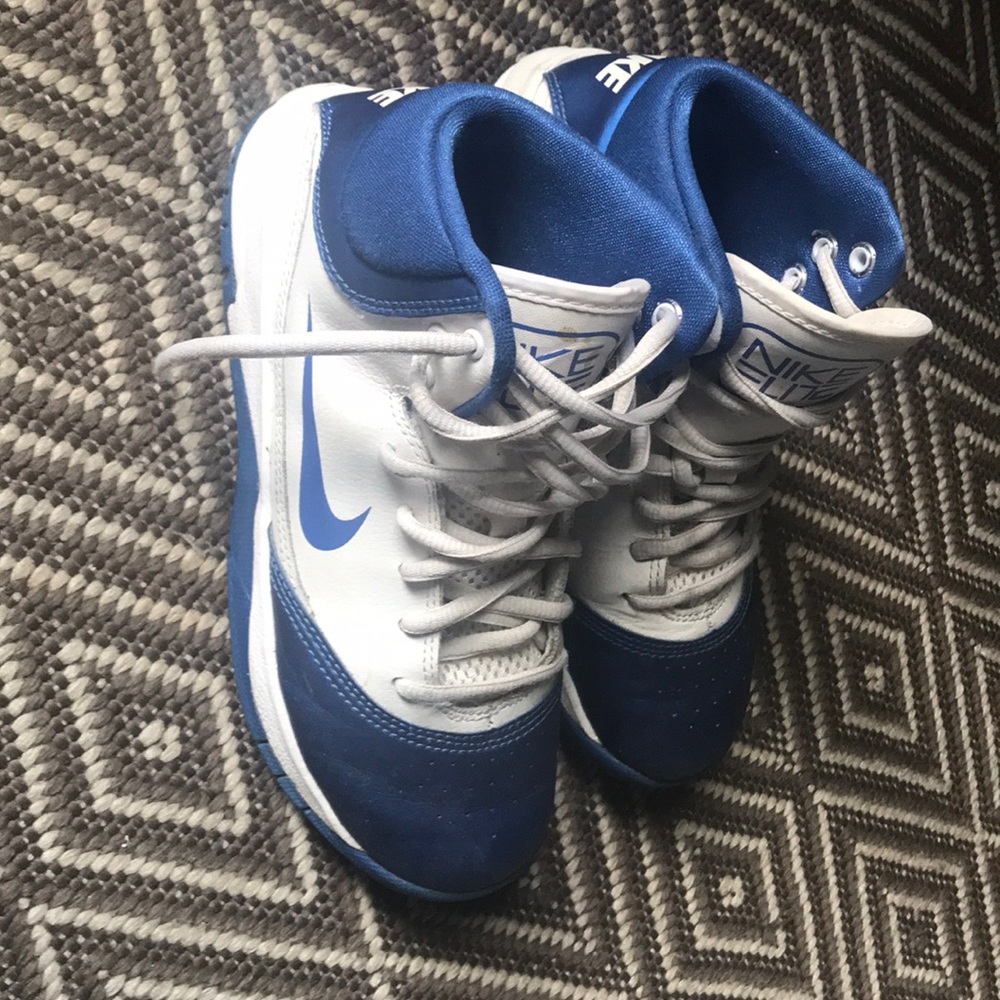Boys basketball sneakers size 2 hardly worn
