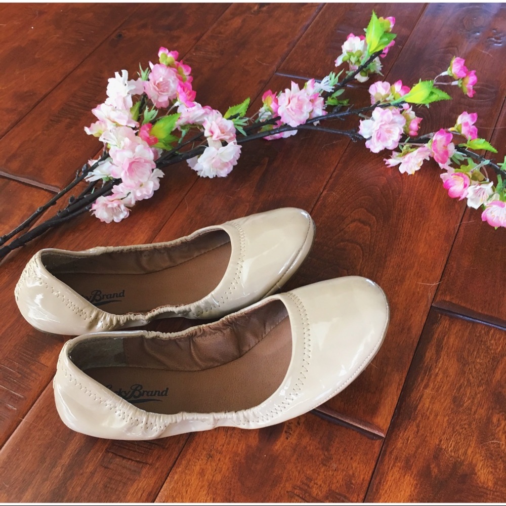 Lucky Brand Nude Ballet Flats