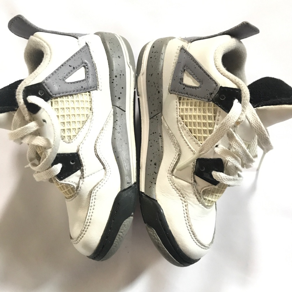 Jordan "white cement" 4
