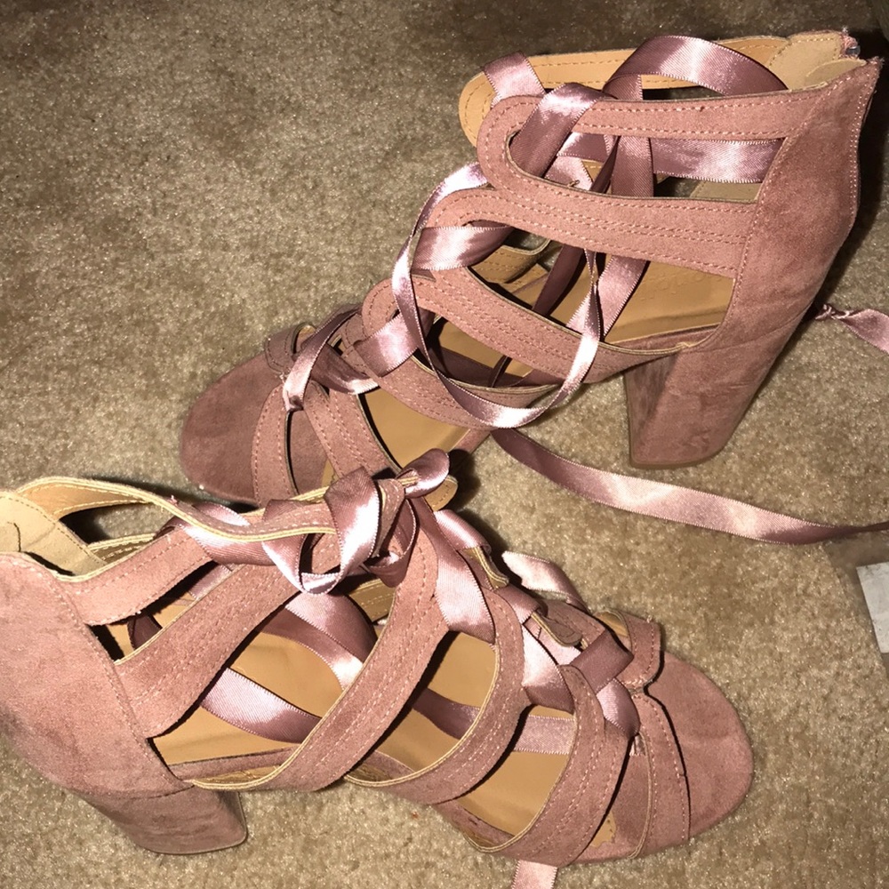 Pink/blush wedges
