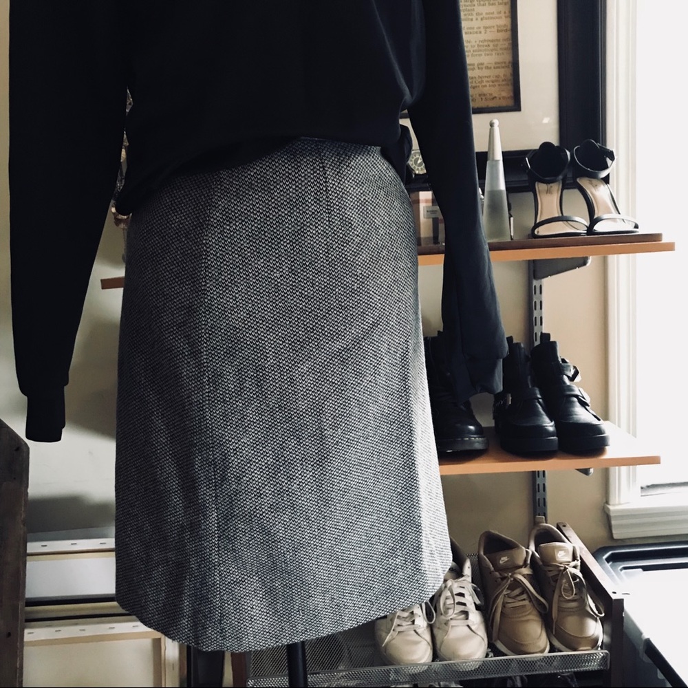 Houndstooth/Salt and Pepper Pencil Skirt