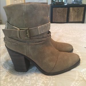 Unionbay tan bling booties