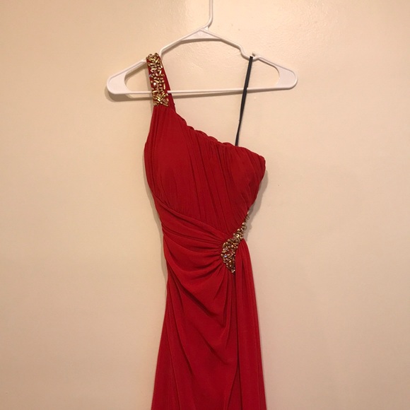 Red carpet gown - Picture 1 of 7