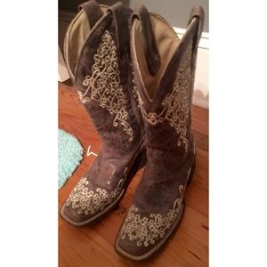 Corral Lace Embroidered boots! Only worn once!